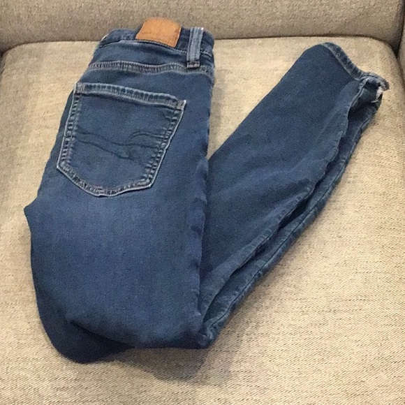 American Eagle | 🦅 Hi-Rise Jegging Distressed Size 2 Regular - Picture 13 of 15